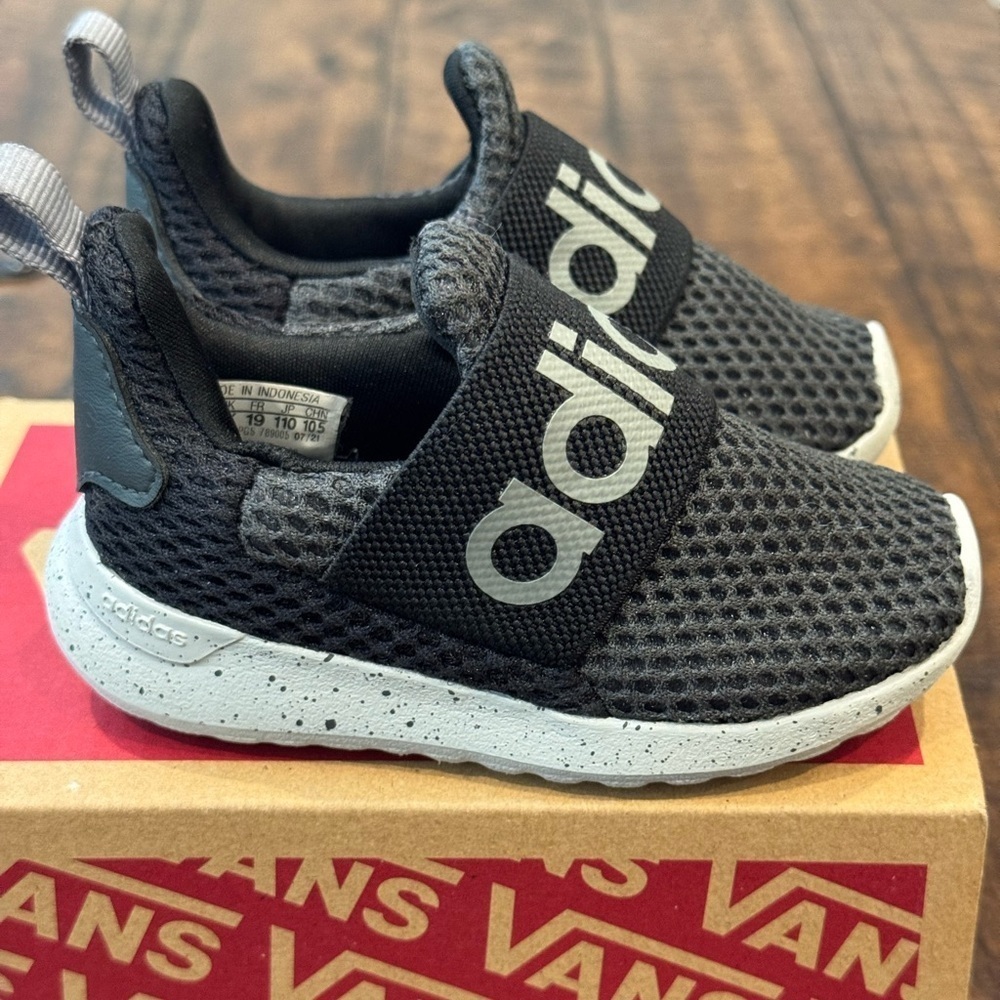Adidas Baby Lite Racer Adapt 4.0 Sneaker (EUC)